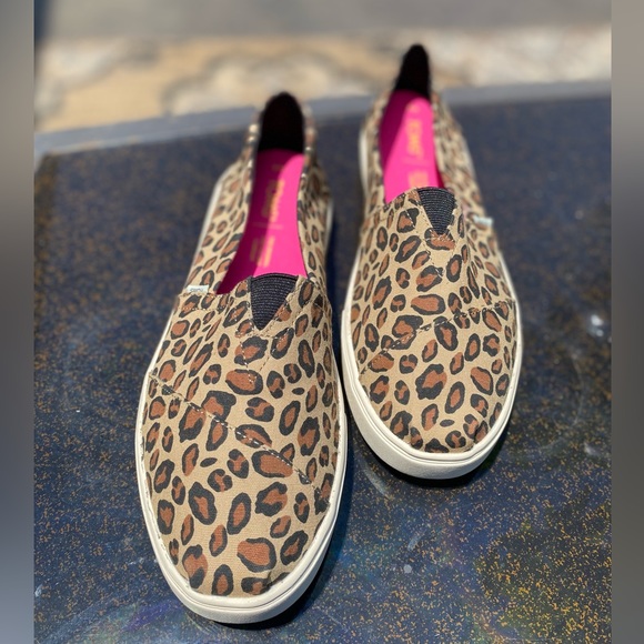 Toms Alpargata Leopard Shoe (9) NWOT - Picture 2 of 8
